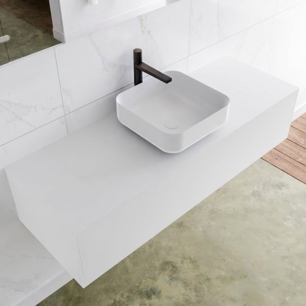 MONDIAZ LAGOM 130 badmeubel solid surface talc 1 lades BINX midden 1 kraangat