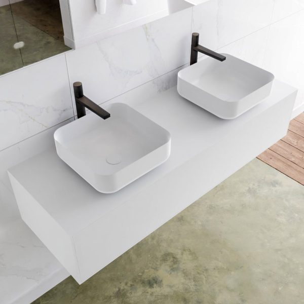 MONDIAZ LAGOM 140 badmeubel solid surface talc 1 lades BINX dubbel 2 kraangaten